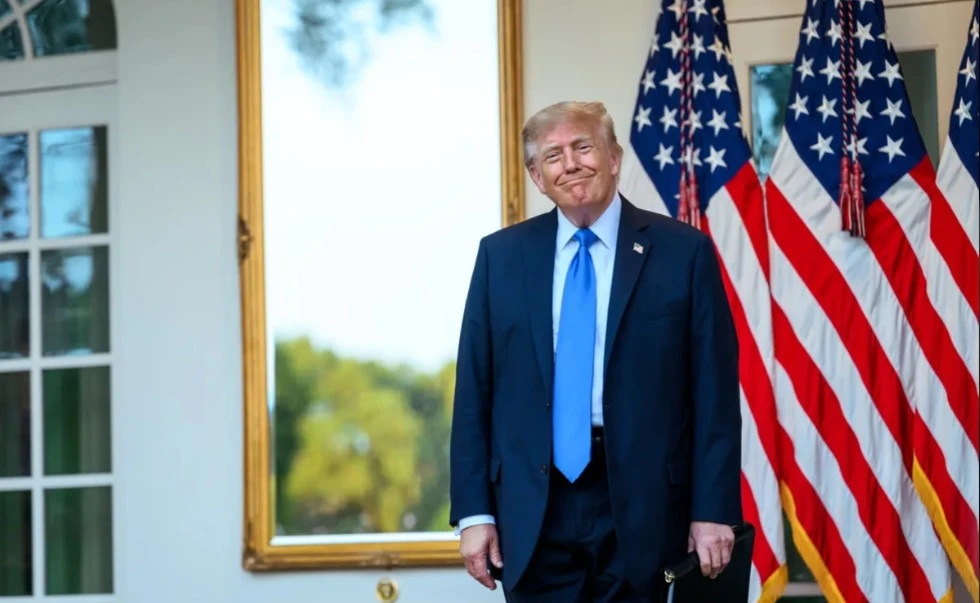 Trump a Rose Gardenben