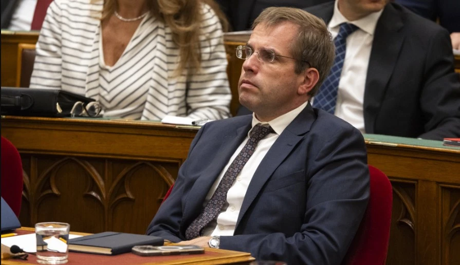 Ruff Bálint a parlamentben.