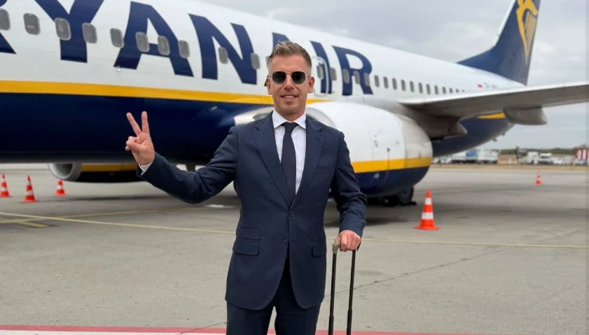 Magyar Péter Brüsszelbe utazik.